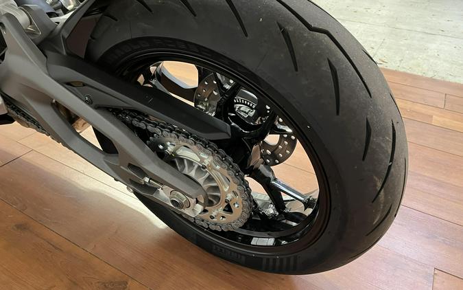 2026 Ducati PANIGALE V2S GIALLO