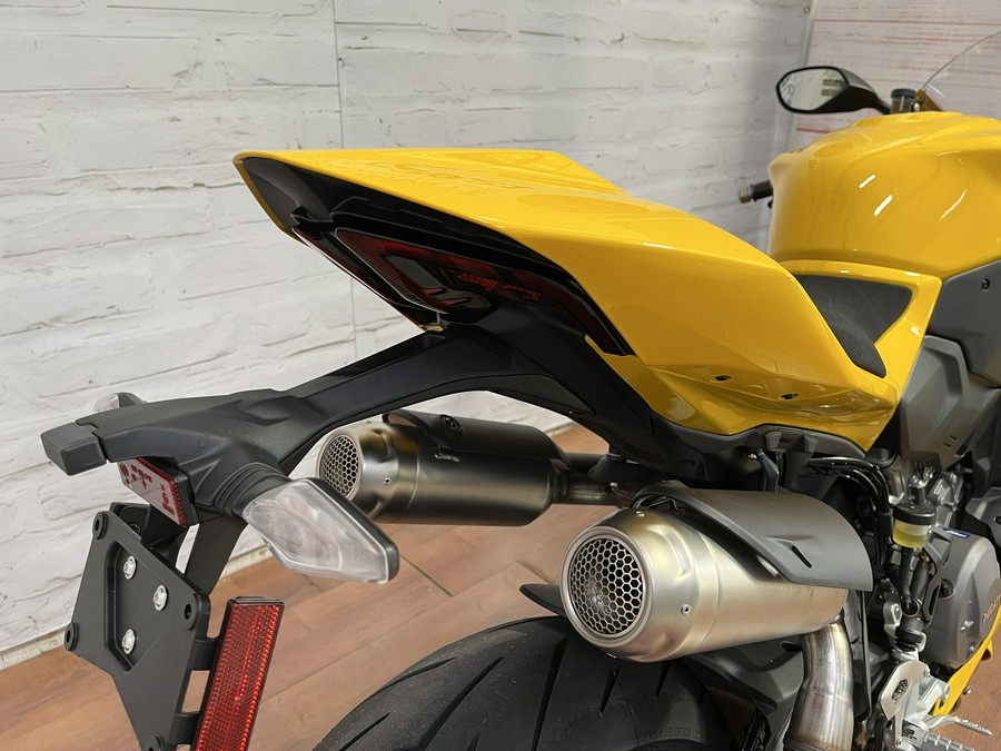 2026 Ducati PANIGALE V2S GIALLO