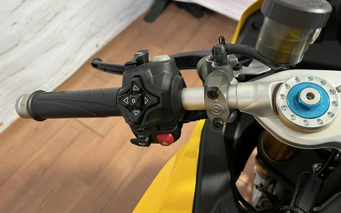 2026 Ducati PANIGALE V2S GIALLO