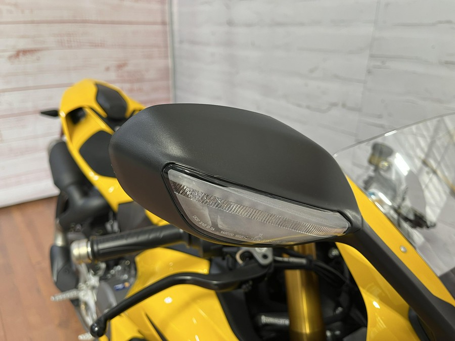 2026 Ducati PANIGALE V2S GIALLO