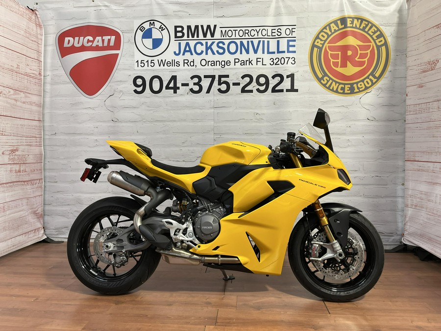 2026 Ducati PANIGALE V2S GIALLO