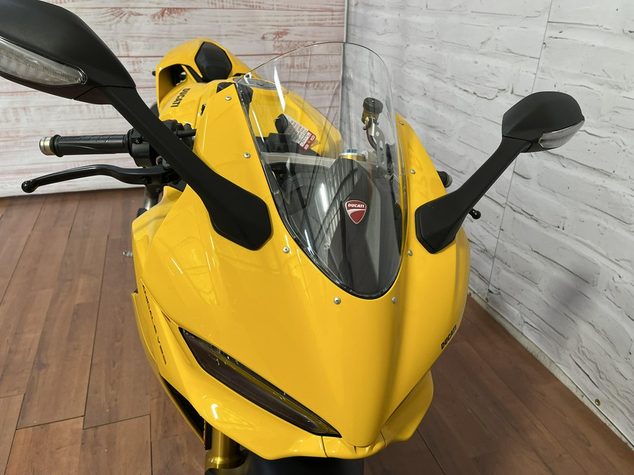 2026 Ducati PANIGALE V2S GIALLO