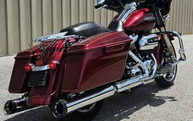 2017 Harley-Davidson Street Glide FLHXS - Special