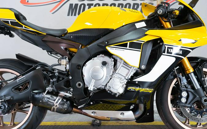 2016 Yamaha YZF-R1