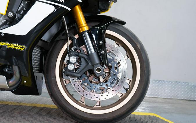 2016 Yamaha YZF-R1