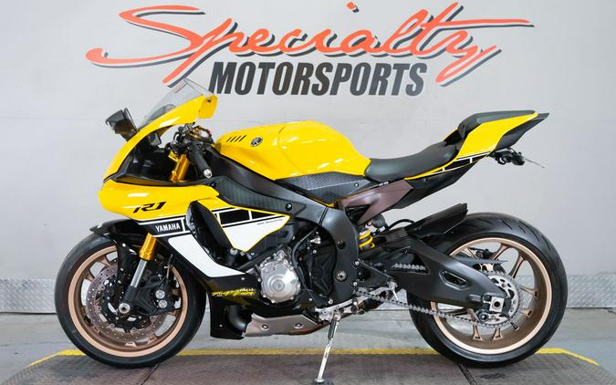 2016 Yamaha YZF-R1