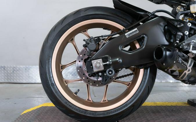 2016 Yamaha YZF-R1