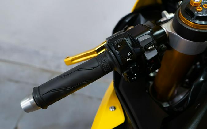 2016 Yamaha YZF-R1