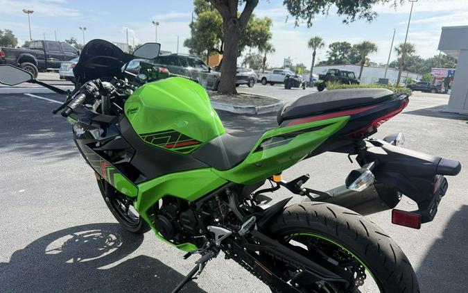 2023 Kawasaki Ninja 400 KRT Edition ABS