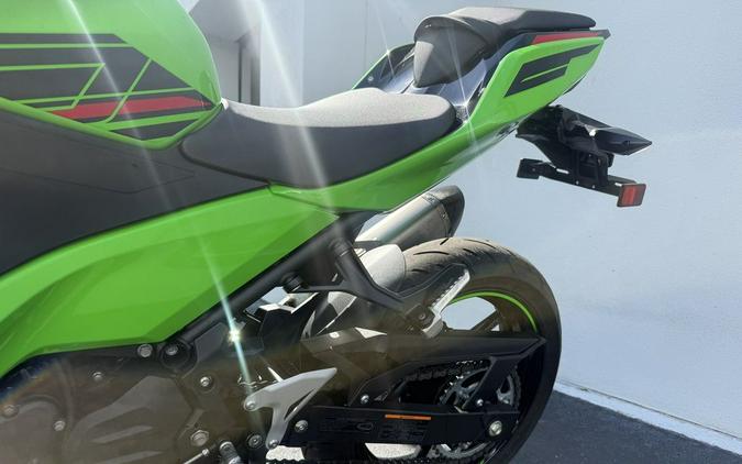 2023 Kawasaki Ninja 400 KRT Edition ABS