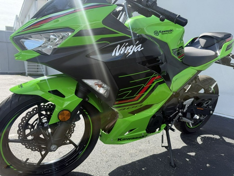 2023 Kawasaki Ninja 400 KRT Edition ABS
