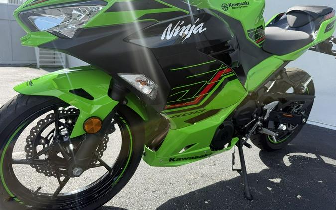 2023 Kawasaki Ninja 400 KRT Edition ABS