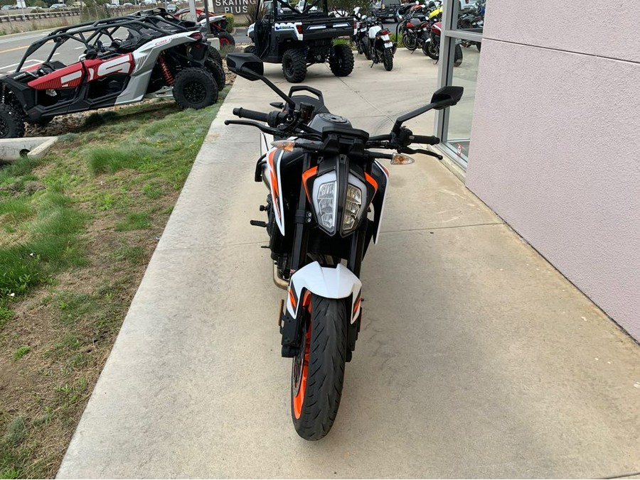 2021 KTM 890 DUKE R