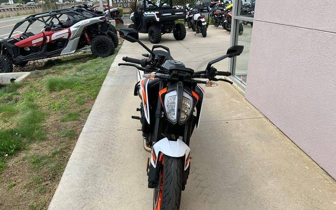 2021 KTM 890 DUKE R