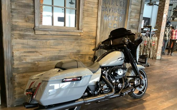 Harley-Davidson® Street Glide® 2026 FLHX Dark Billiard Gray Black Trim