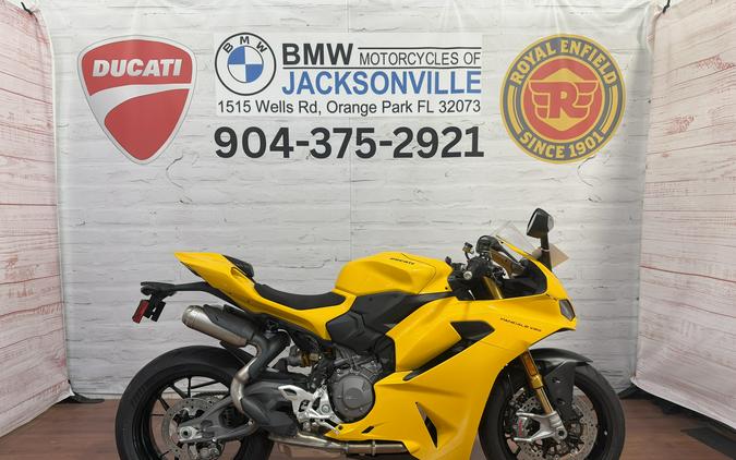 2026 Ducati PANIGALE V2S GIALLO