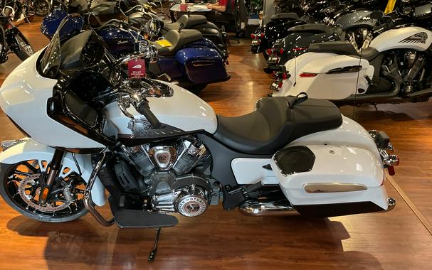 2025 Indian Motorcycle Challenger 112 Limited with 112 and PowerBand Audio Package