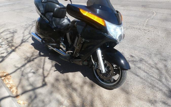 2016 Victory Motorcycles® Vision Gloss Black