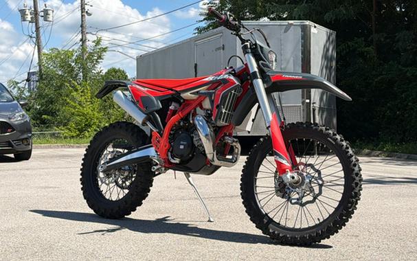 2026 Beta Motorcycles Xtrainer 300