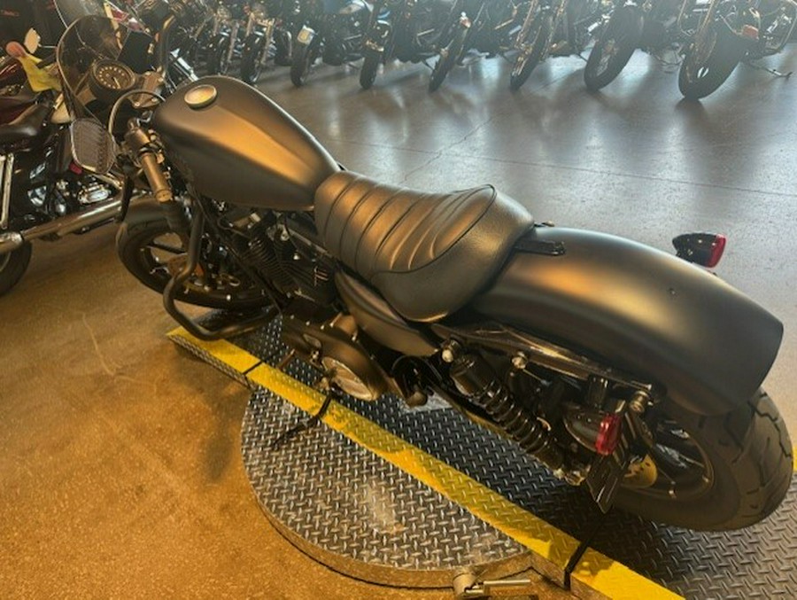 2022 XL883N Iron 883