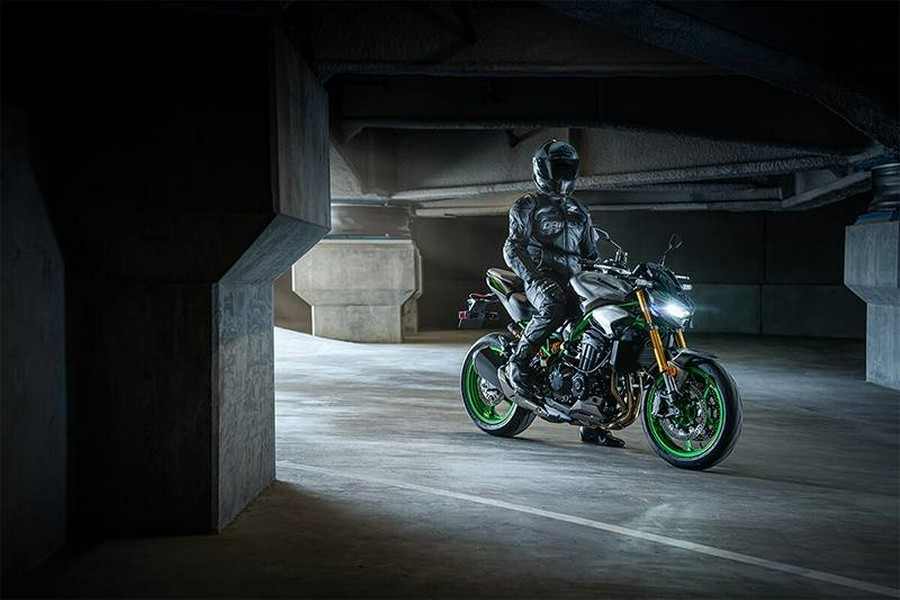 2025 Kawasaki Z900 SE ABS