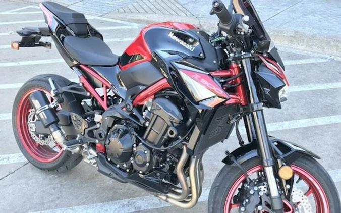 2024 Kawasaki Z900 ABS Candy Persimmon Red/Ebony