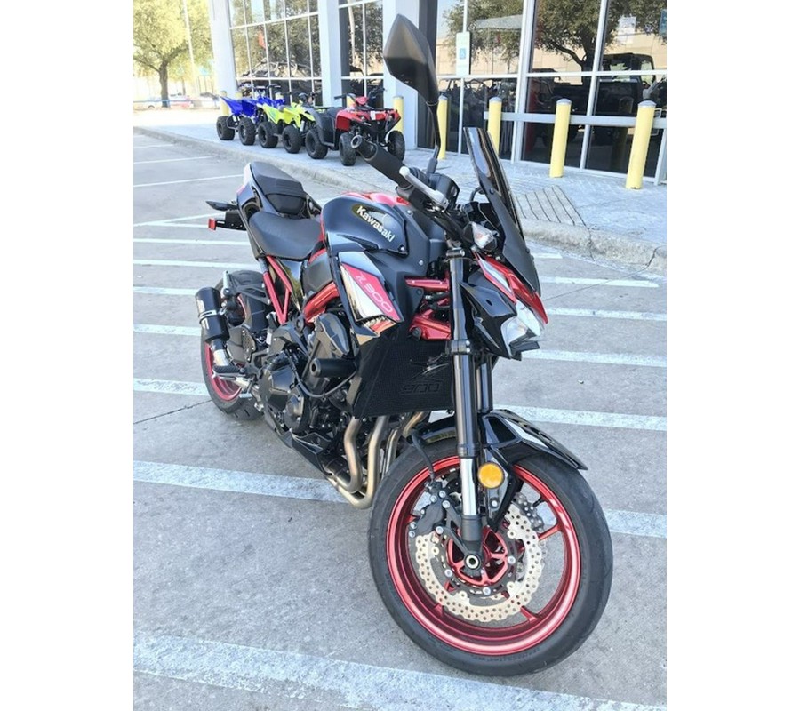 2024 Kawasaki Z900 ABS Candy Persimmon Red/Ebony