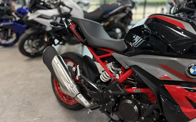 2025 BMW G 310 R Style Passion