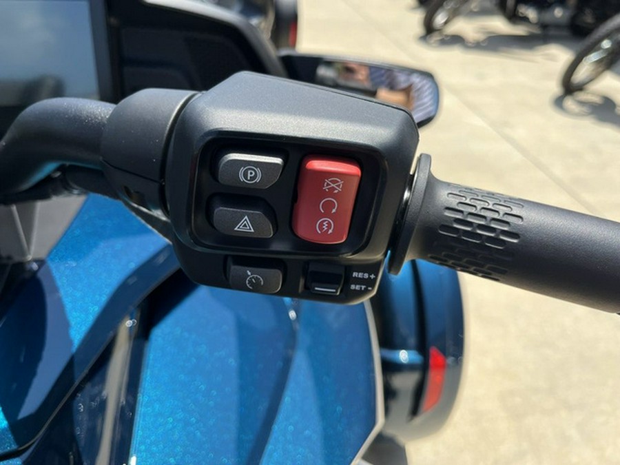 2024 Can-Am Spyder F3 Limited Dark Wheels