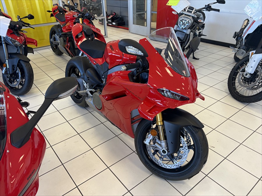 2025 Ducati Panigale V4 S