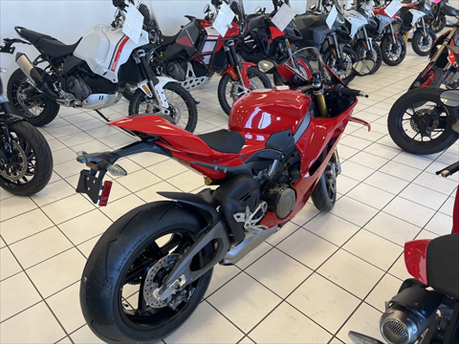 2025 Ducati Panigale V4 S