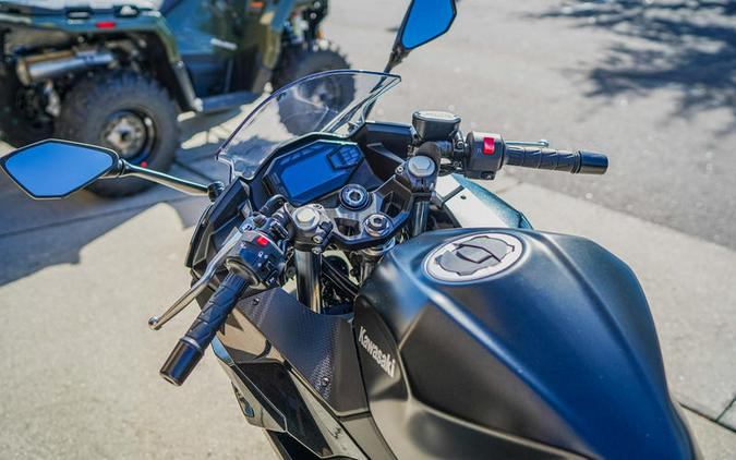 2026 Kawasaki Ninja® 500 ABS Metallic Flat Spark Black