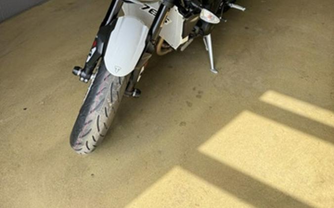 2024 Triumph ST REET TRIPLE R