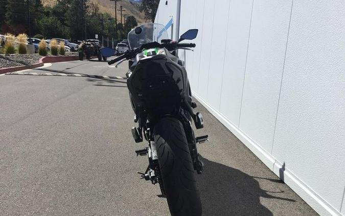 2024 Kawasaki Ninja® 650 Metallic Matte Graphenesteel Gray/Ebony