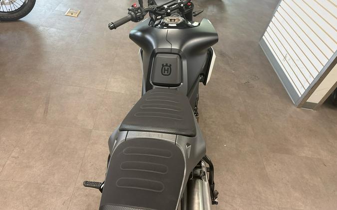 2025 Husqvarna Vitpilen 801