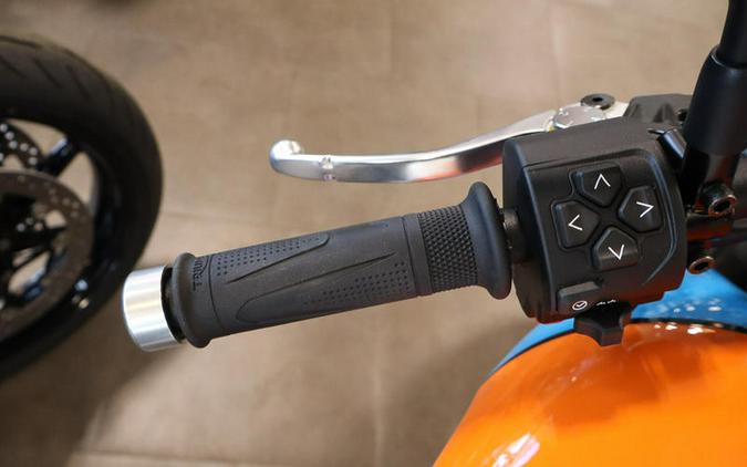 2026 Triumph Speed Twin 900 Pure White/Maui Blue/Tangerine Orange