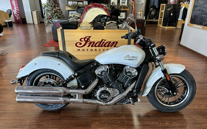 2022 Indian Scout Rogue Review [9 Fast Facts: Cruiser Motorcycle]