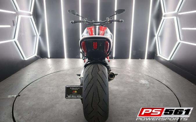 2015 Ducati Diavel Carbon
