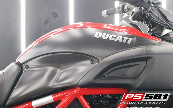 2015 Ducati Diavel Carbon