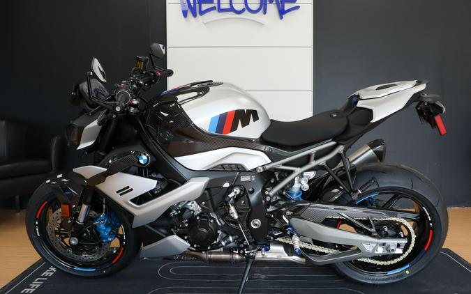 2026 BMW M 1000 R