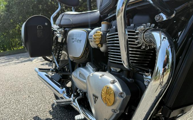 2025 Triumph Bonneville T120