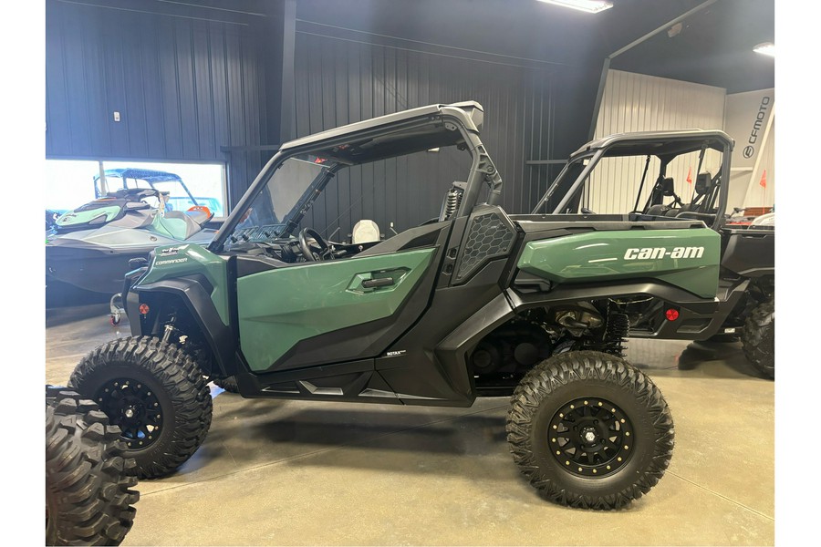 2023 Can-Am Commander DPS 700
