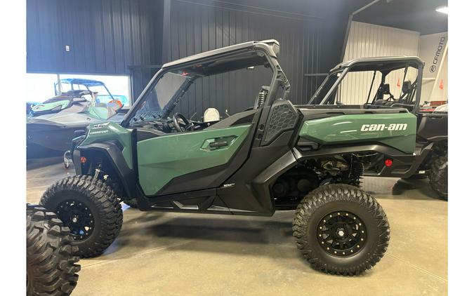 2023 Can-Am Commander DPS 700