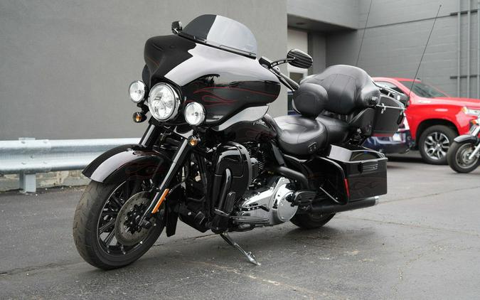 2010 Harley-Davidson FLHTCUSE5 - CVO Ultra Classic Electra Glide