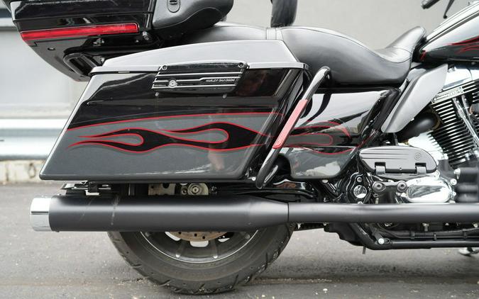 2010 Harley-Davidson FLHTCUSE5 - CVO Ultra Classic Electra Glide