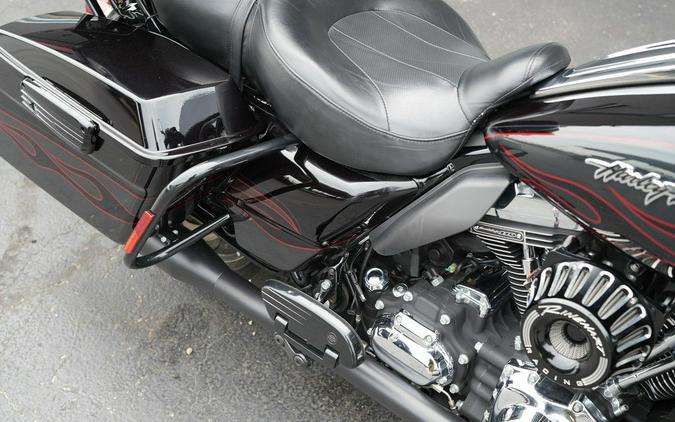 2010 Harley-Davidson FLHTCUSE5 - CVO Ultra Classic Electra Glide