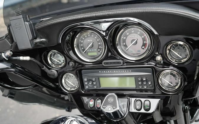 2010 Harley-Davidson FLHTCUSE5 - CVO Ultra Classic Electra Glide