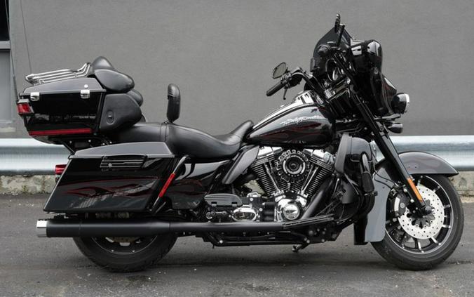2010 Harley-Davidson FLHTCUSE5 - CVO Ultra Classic Electra Glide