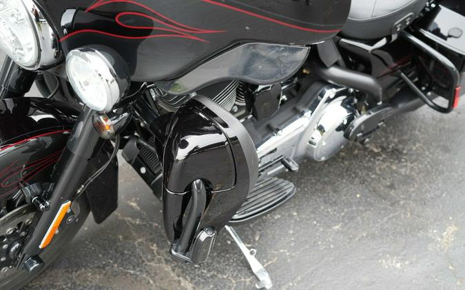 2010 Harley-Davidson FLHTCUSE5 - CVO Ultra Classic Electra Glide