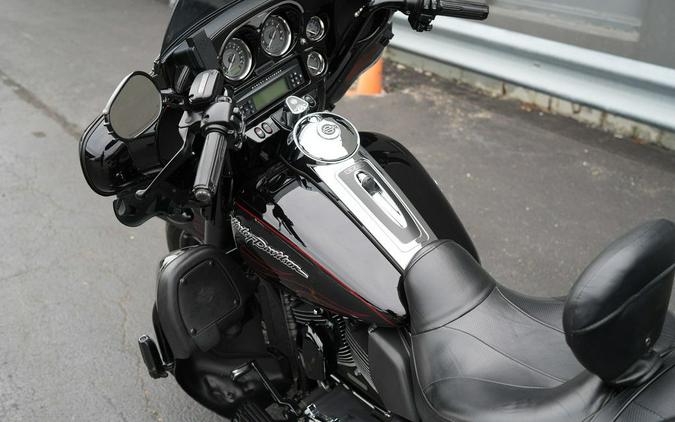 2010 Harley-Davidson FLHTCUSE5 - CVO Ultra Classic Electra Glide